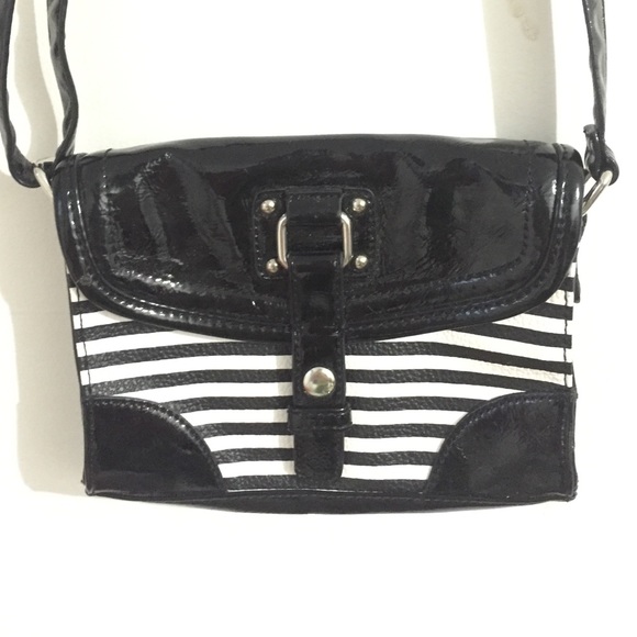New York and Company cross over handbag stripes - Picture 1 of 3