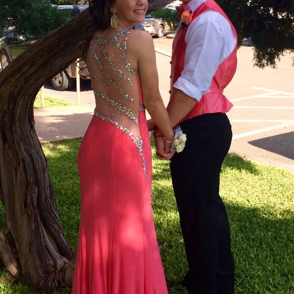 TIFFANY PROM DRESS - Picture 2 of 3