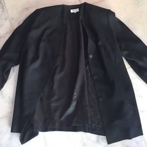 Tamotsu 14W navy 3 button blazer.