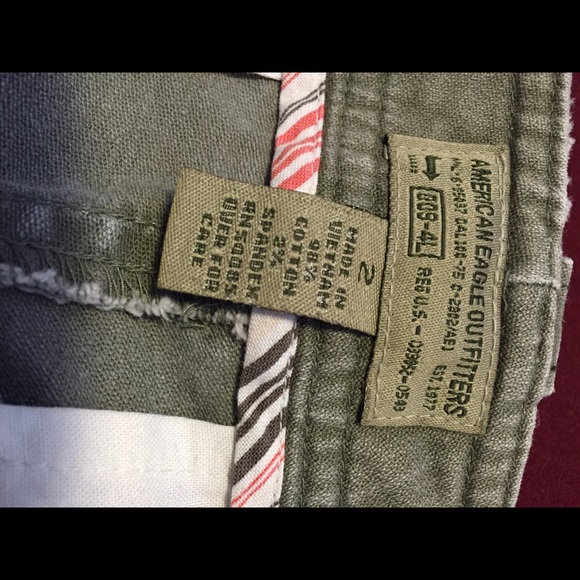 American Eagle khaki green shorts size 4 - Picture 3 of 3