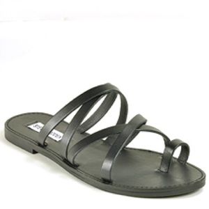 BLACK STEVE MADDEN ANTLER SANDALS