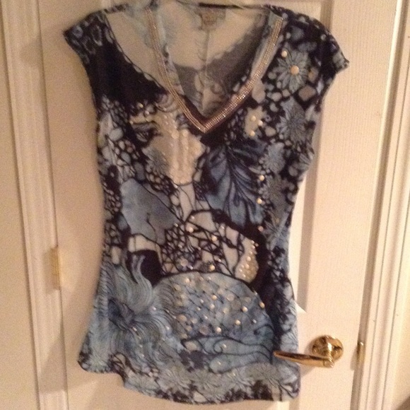 Gorgeous top size medium Embellished