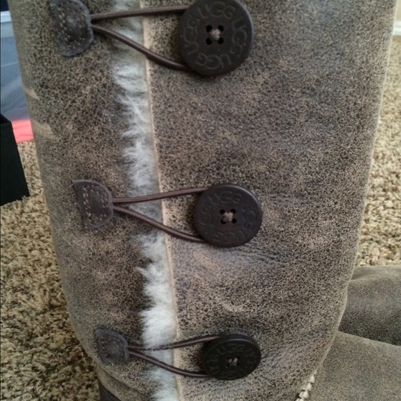 Brown Uggs - Picture 3 of 4