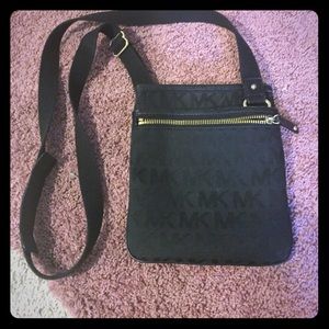 ⭐FINAL MARKDOWN!Authentic MK crossbody