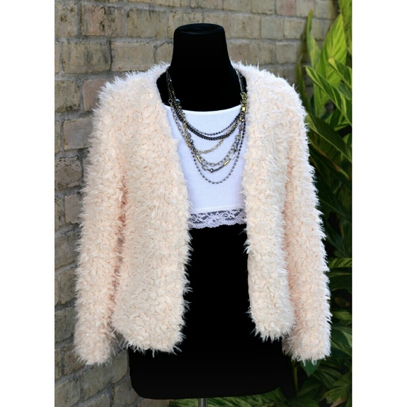Zara Faux Sheepskin Fur jacket (Inspiration) - Picture 2 of 3