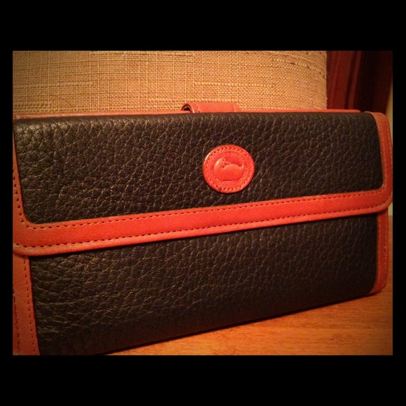Vintage Dooney&Bourke Wallet