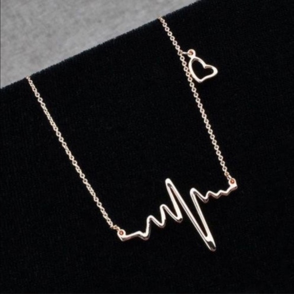 ‼️LAST MARK DOWN‼️FLASH SALE‼️Heart beat necklace