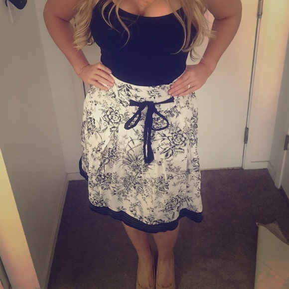 Dresses & Skirts - Black and white skirt