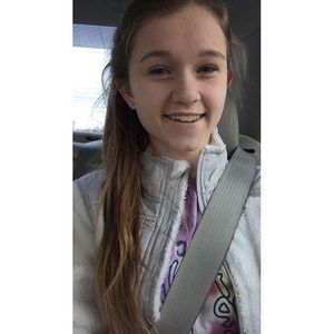 Meet your Posher, Alexia