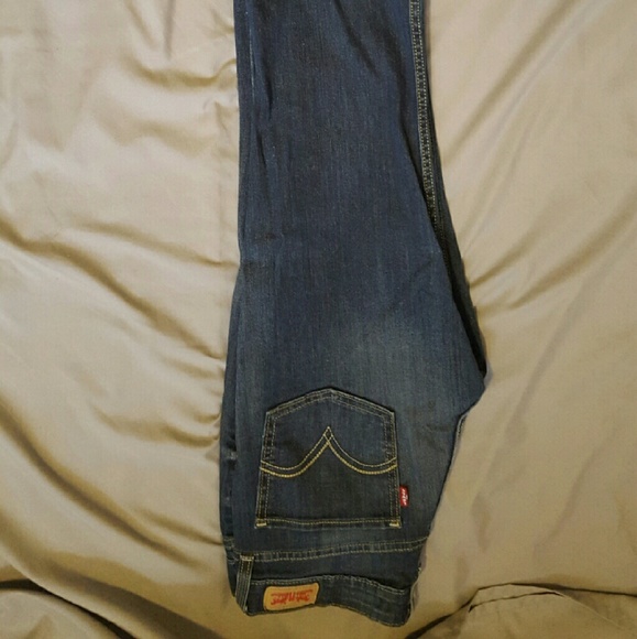Never worn Levi's 518 super lowrise