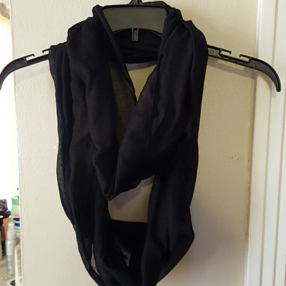 🚫SOLD Infinity scarf - Picture 3 of 4