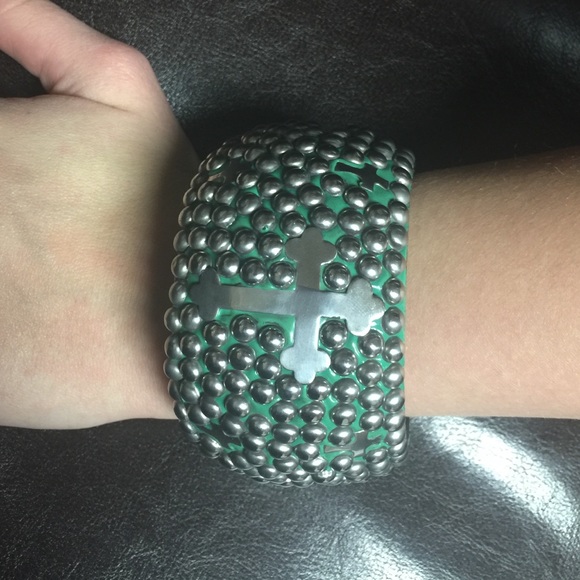Cross bracelet