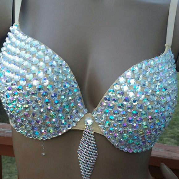 Beautiful nude bra size 34c pushup iridescent