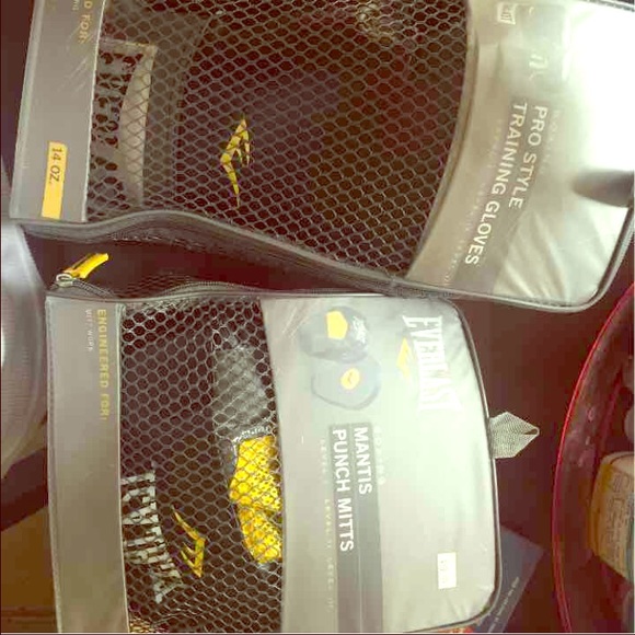 Everlast boxing equipment