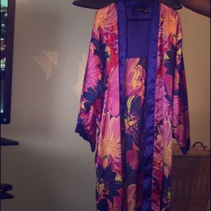 100% Polyester Multi Colored Robe (NEVER WORN)