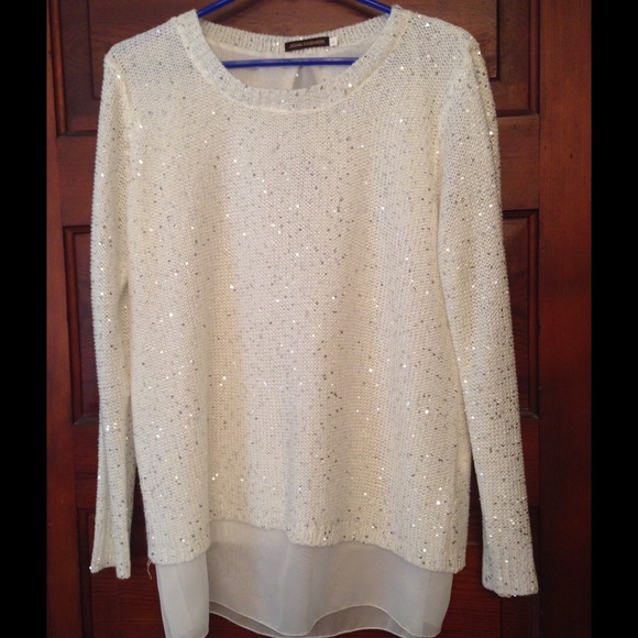 White sequin sweater with bows on back