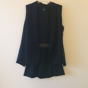 Black sleeveless, openfront blazer with mesh panel