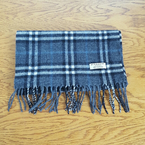 Burberry Gray Check Scarf
