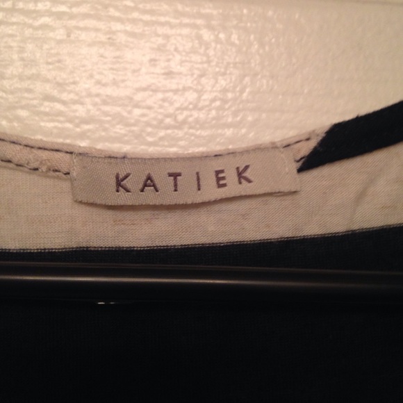 Top - Picture 2 of 2