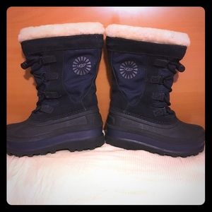 UGG boy boots size 11 toddler