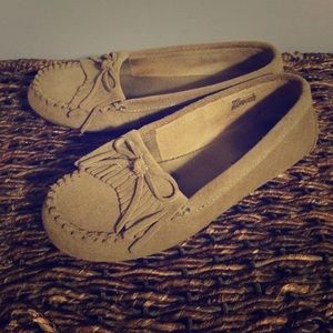 Minne Tonka leather moccasins