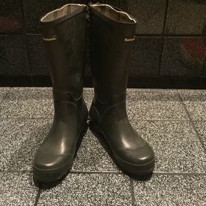 Barbour army green rain boot SZ 7 14' SZ 7
