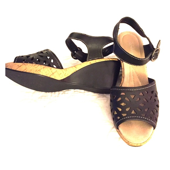 Cute sandal.