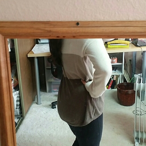 DKNY sweater - Picture 2 of 4