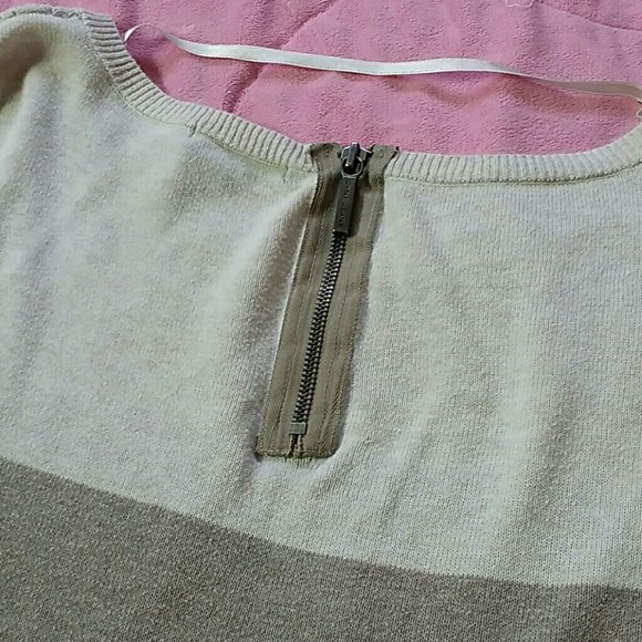 DKNY sweater - Picture 4 of 4