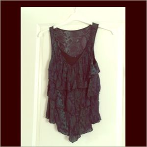 Ruffled fashion tank top