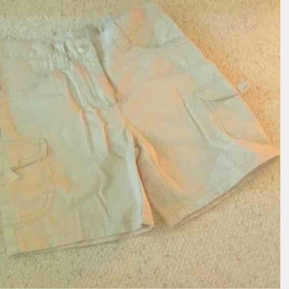 🐼Girls 6 Tan Shorts🐼