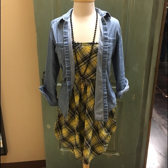 Adorable Daytrip plaid dress 💛 - Picture 1 of 4