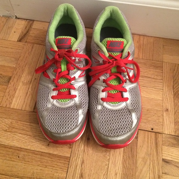 Nike lightweight trainers