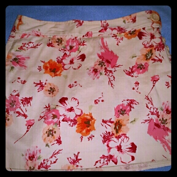 ANN Taylor mini skort.