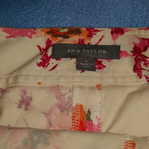 ANN Taylor mini skort. - Picture 2 of 4