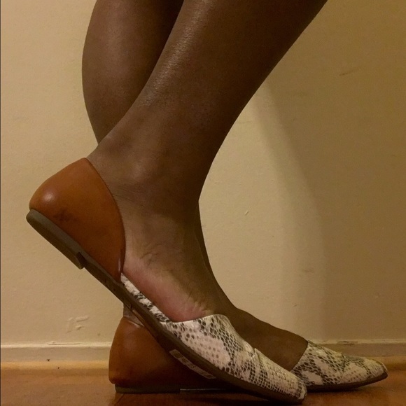 Dolce Vita cognac flats