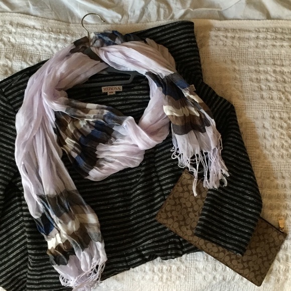 White, brown and blue scarf