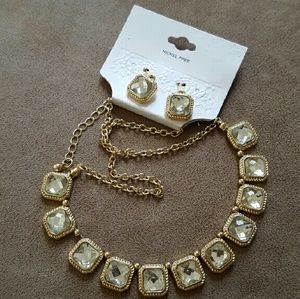 Super cute Necklace & Earrings!