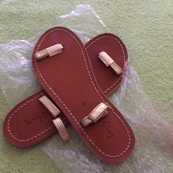 Unique sandal - Picture 2 of 4