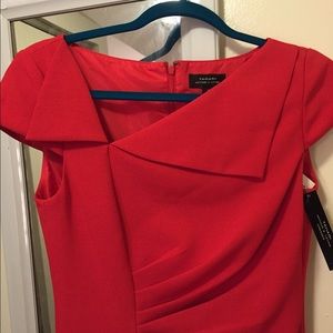 Red Tahari shift dress sz4. Work dress NWT