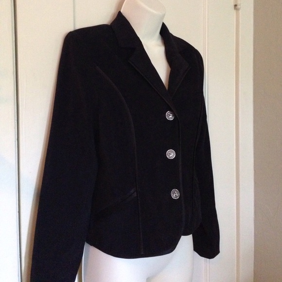 BLACK BLAZER WITH SILVER BUTTONS