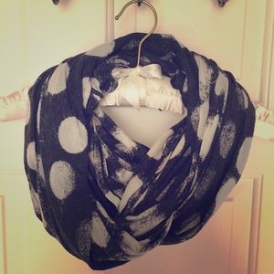 lululemon Wandering Yogi infinity scarf