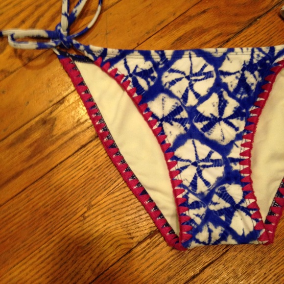 Sold in bundle! Fringe + Tie-die Bikini - Picture 3 of 4