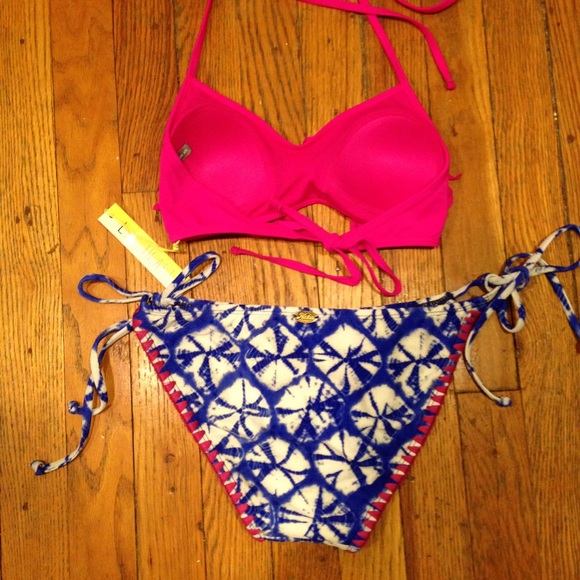 Sold in bundle! Fringe + Tie-die Bikini - Picture 4 of 4