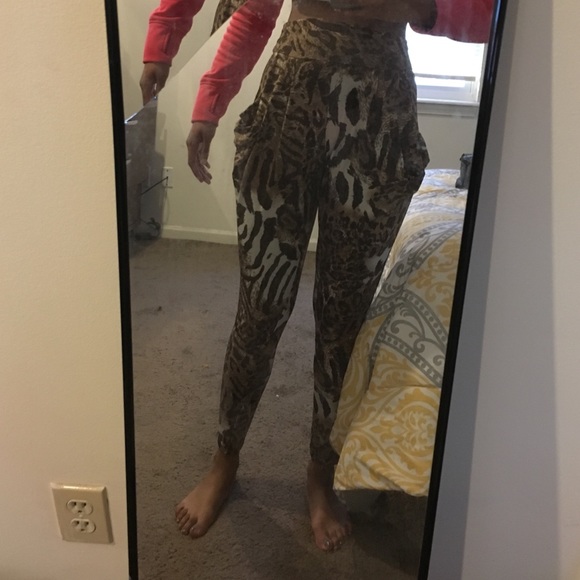 Leopard pants - Picture 2 of 4