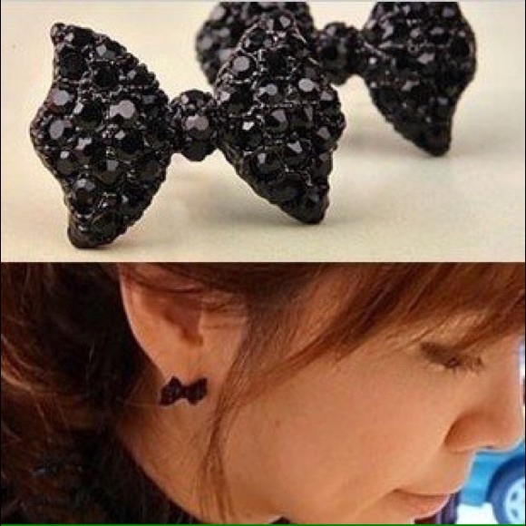 Jewelry - • Black Ribbon Earrings •