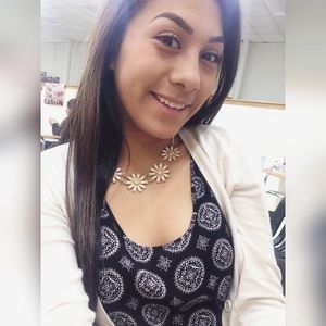 Meet your Posher, Cindy steffany