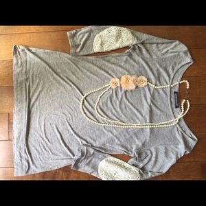 Gray mid sleeve shirt