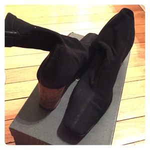 Great Gucci stretchy fitted square toe booties
