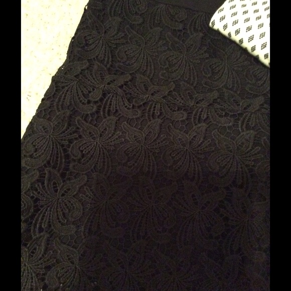 Black lace Loft skirt. - Picture 2 of 4